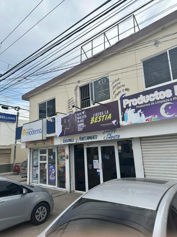 Tienda gamer Just Gaming de día en Mazatlán